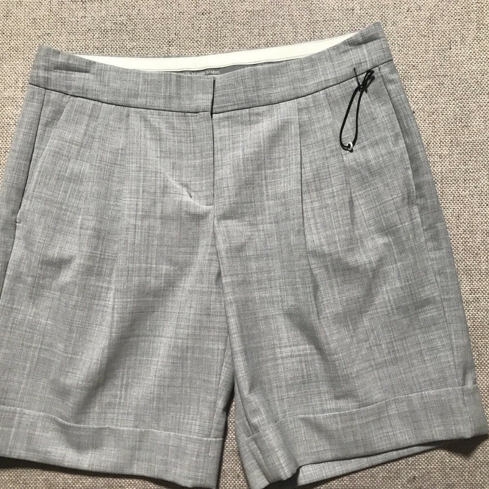 Express Editor Pleated Gray Shorts Size 4 Nwot - image 6